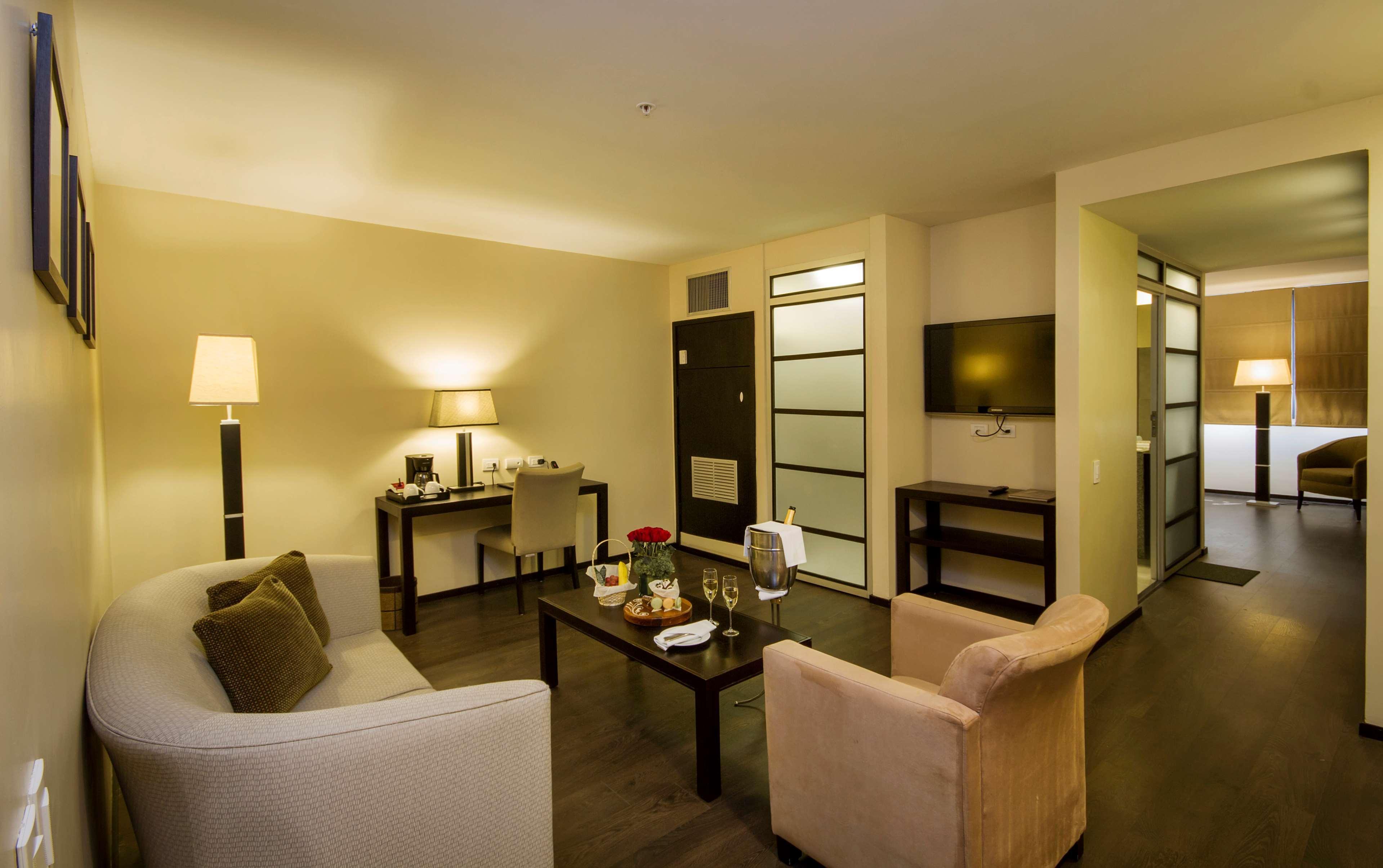 Unipark By Oro Verde Hotels جواياكيل المظهر الخارجي الصورة