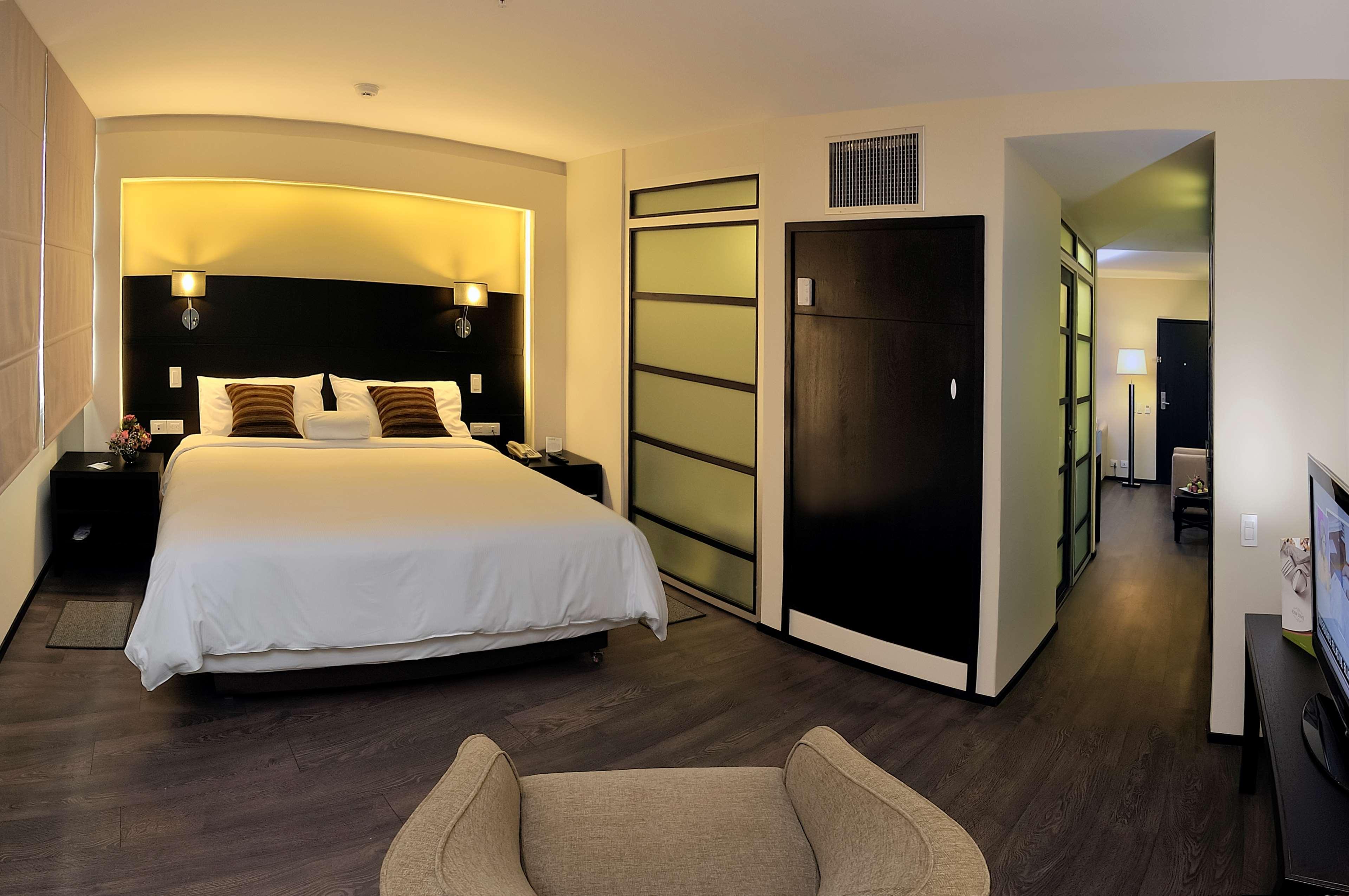 Unipark By Oro Verde Hotels جواياكيل المظهر الخارجي الصورة